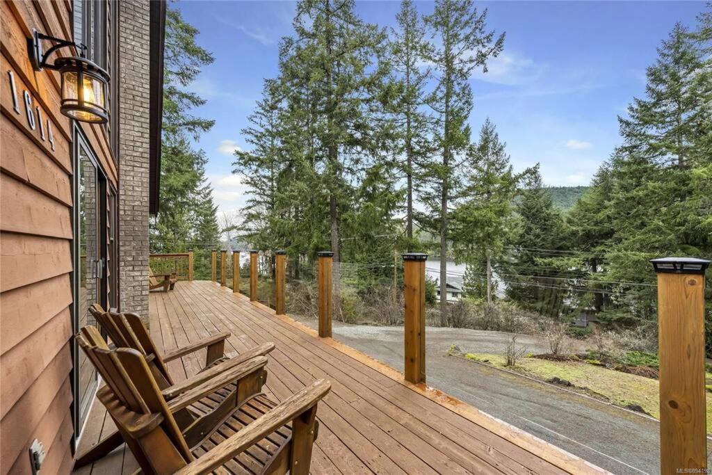 Chalet Style Cottage Near Shawnigan Lake Екстериор снимка